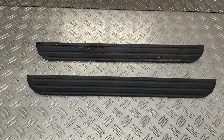 Toyota RAV 4 (XA30) (2006 - 2016) 6791142030 Внутренняя отделка переднего порога — фото 1