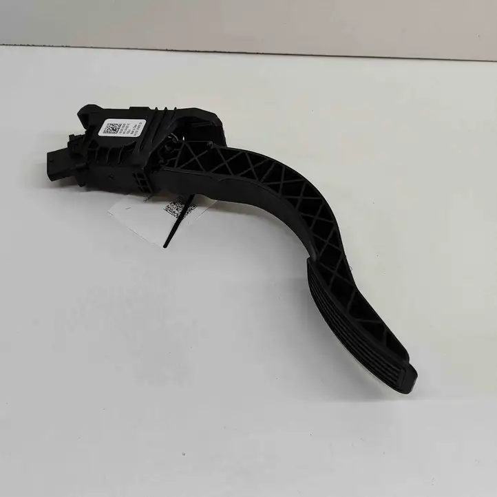 Tesla Model Y (2019 - 2024) 6PV01402110 Педаль акселератора — фото 2