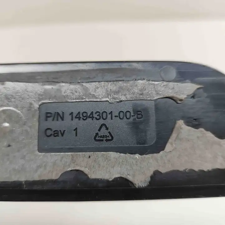 Tesla Model Y (2019 - 2024) 149430100B Внутренняя отделка переднего порога — фото 3
