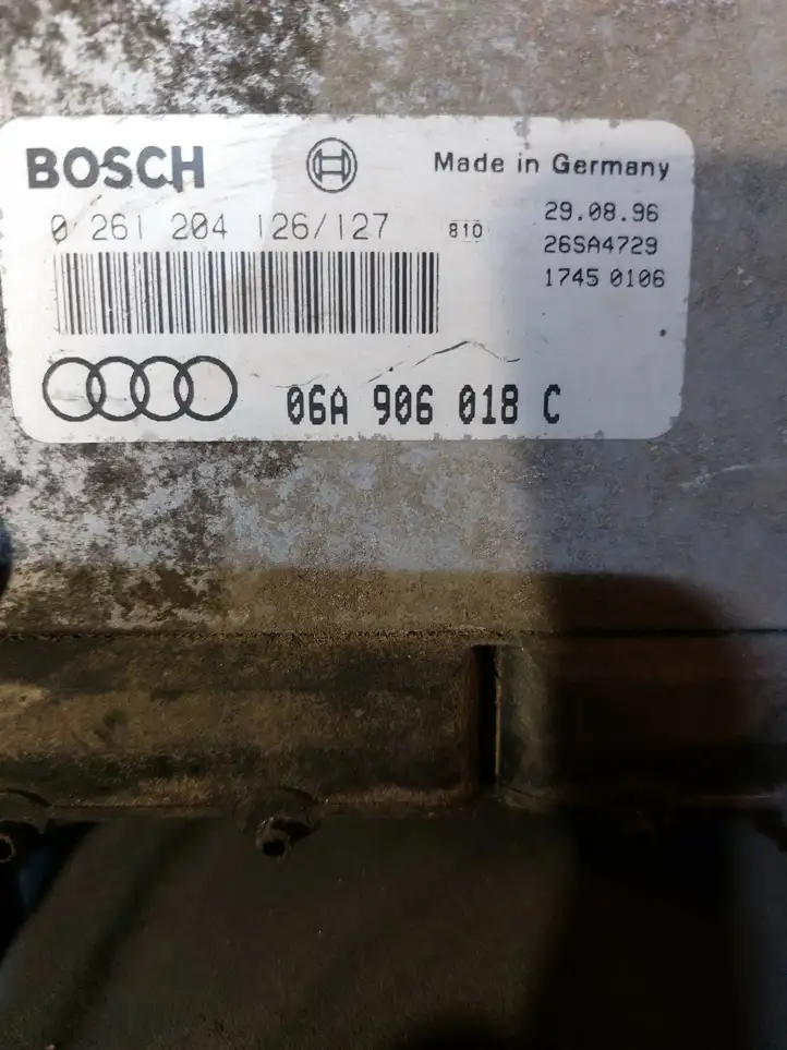 Audi A3/S3 8L (1996 - 2000) 06A906018C Блок управления двигателем (ЭБУ) — фото 3