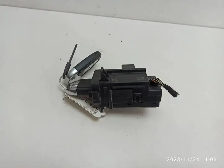 Audi A4 (2011 - 2015)   Замок зажигания