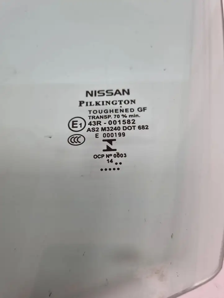 Nissan Qashqai (2013 - 2017) E143R001582 Стекло передней двери — фото 2