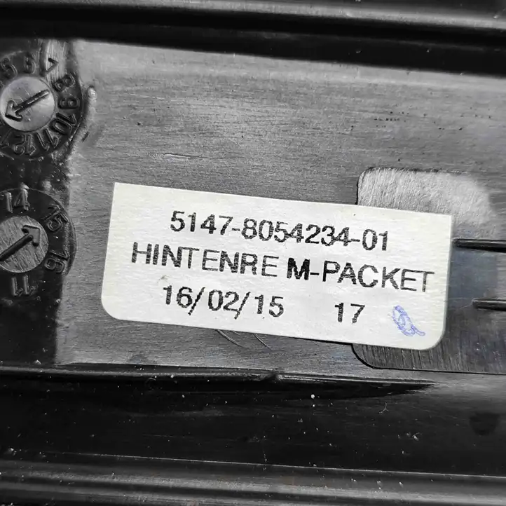 BMW 3 F30 F35 F31 (2012 - 2018)  8054234 Комплект обшивки порога (внутренний)