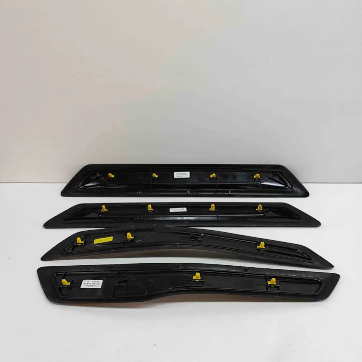 BMW 3 F30 F35 F31 (2012 - 2018)  8054234 Комплект обшивки порога (внутренний)