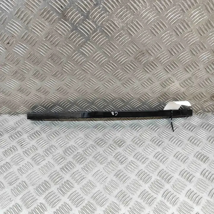 BMW 3 F30 F35 F31 (2012 - 2018) 7258338 Рамка дверного стекла задней двери — фото 1