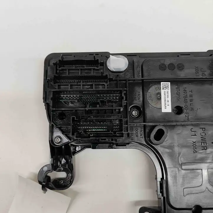 Tesla Model 3 (2017 - 2023)  156745400B Модуль кузова