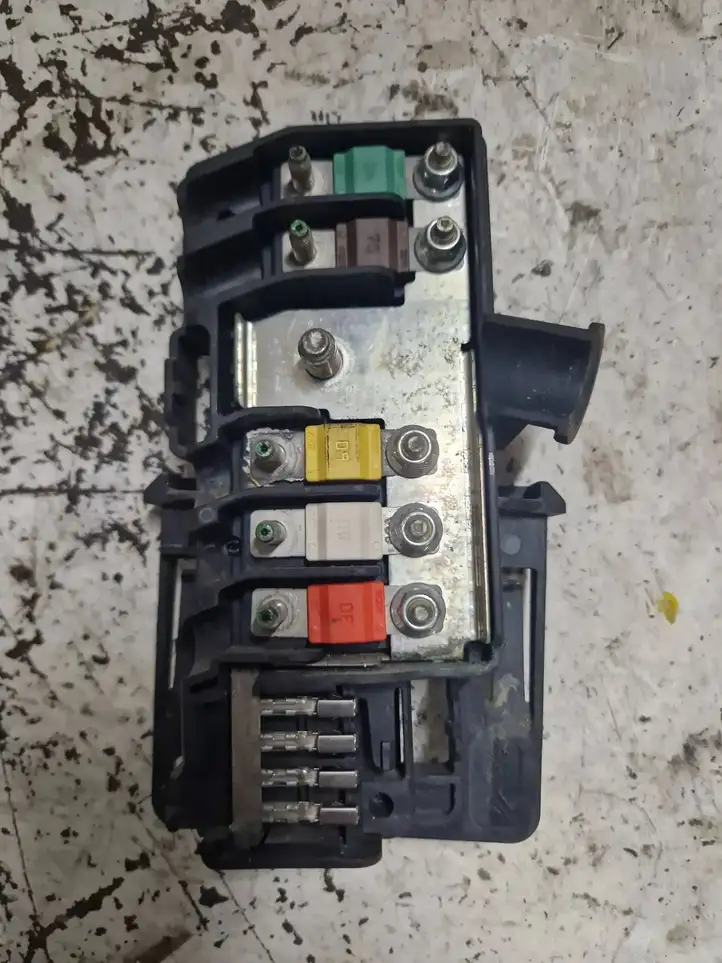 Citroen C5 (2008 - 2017)  9662335380 Ящик предохранителей (комплект)