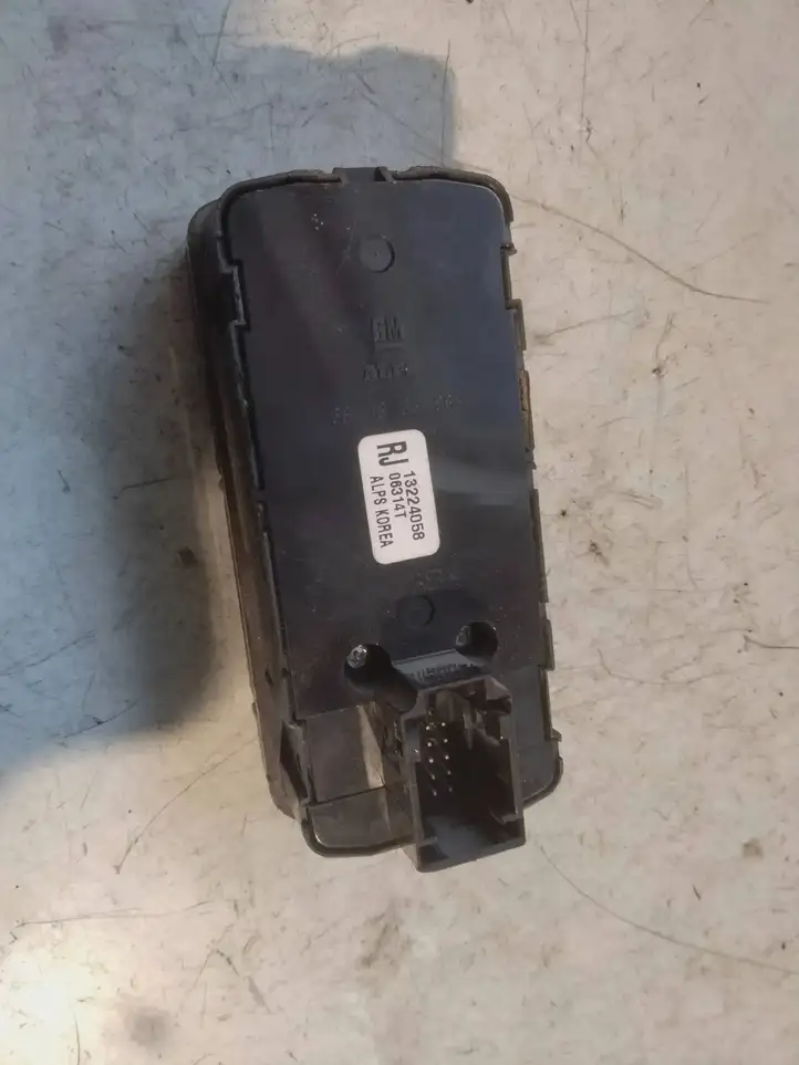 Opel Vectra C (2005 - 2009) 13224058 Кнопка стеклоподъемников — фото 2