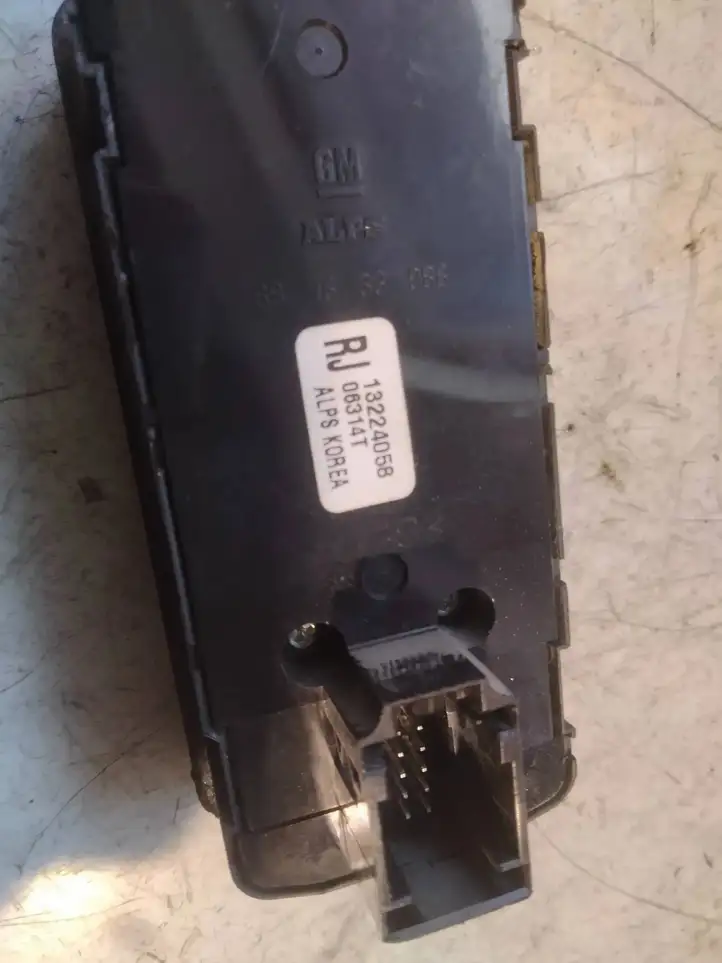 Opel Vectra C (2005 - 2009) 13224058 Кнопка стеклоподъемников — фото 3
