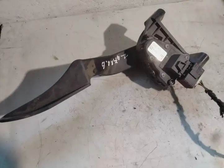 Opel Zafira B (2003 - 2006) 9202341 Педаль акселератора — фото 2