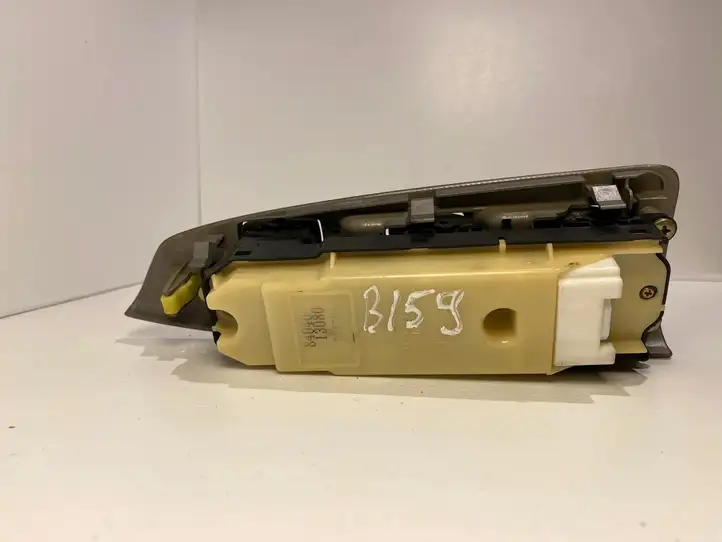 Toyota Corolla Verso E121 (2001 - 2004) 8404013080 Блок кнопок стеклоподъемников — фото 2