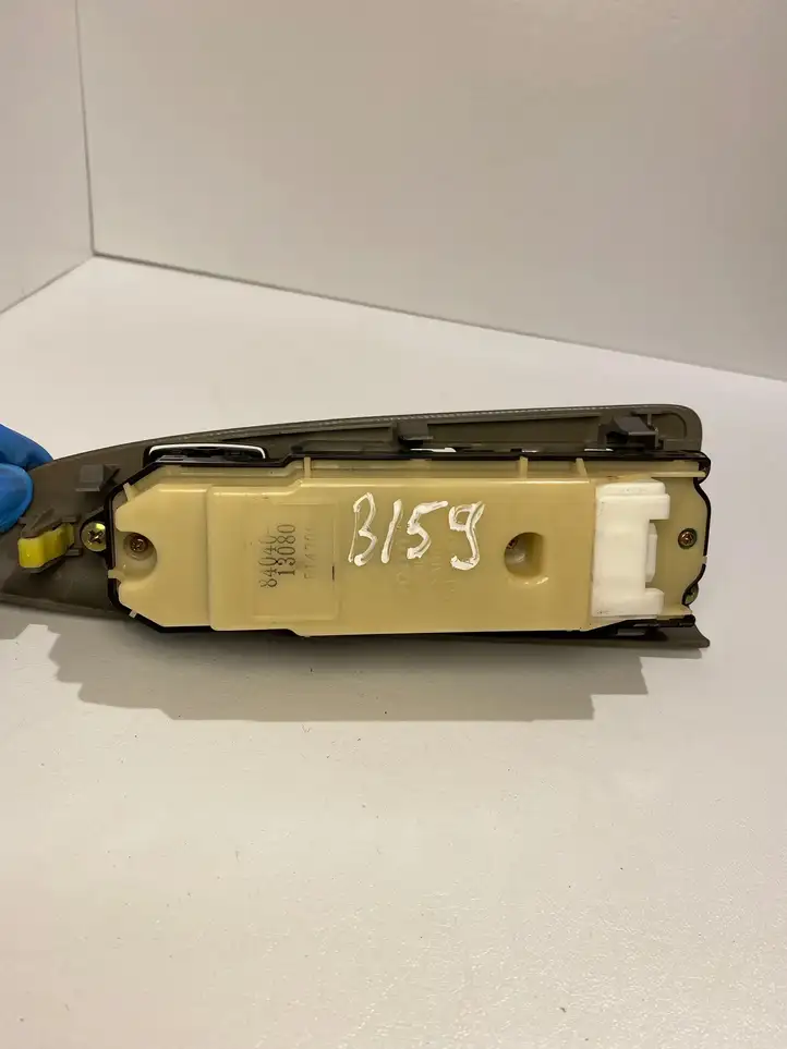 Toyota Corolla Verso E121 (2001 - 2004) 8404013080 Блок кнопок стеклоподъемников — фото 3