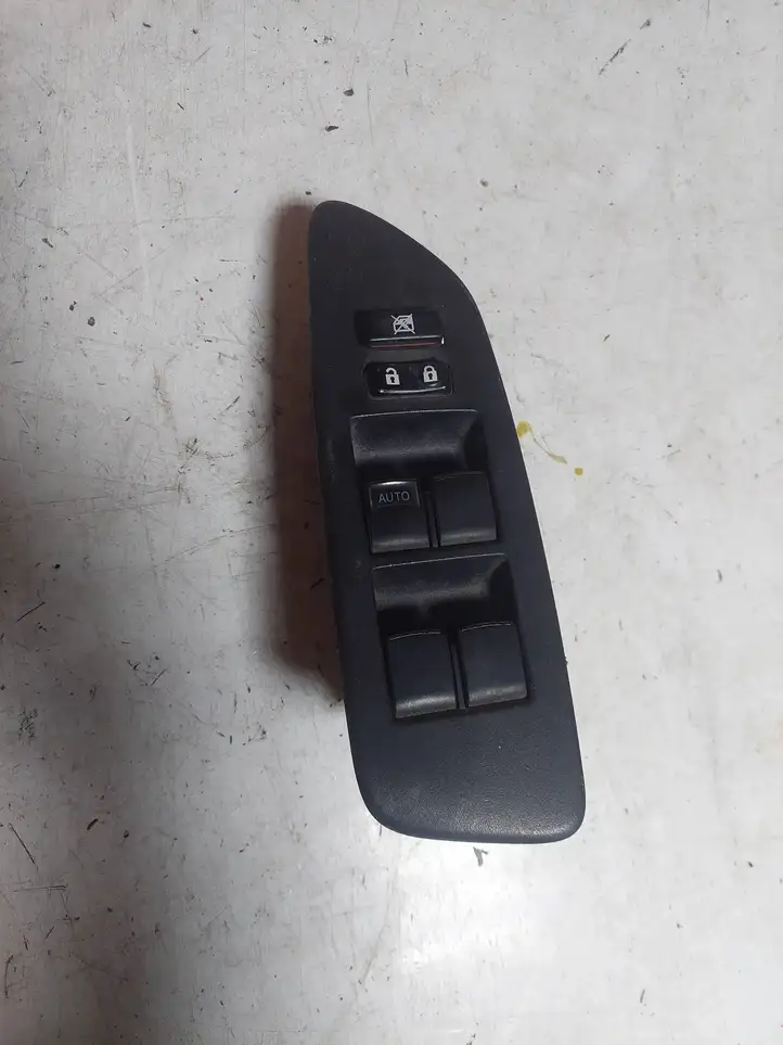 Toyota Auris 150 (2006 - 2012) 7423202550 Блок кнопок стеклоподъемников — фото 1