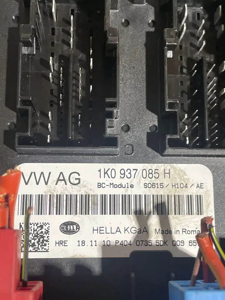 Volkswagen Golf VI (2009 - 2013) 1K0937085H Модуль комфорта — фото 4