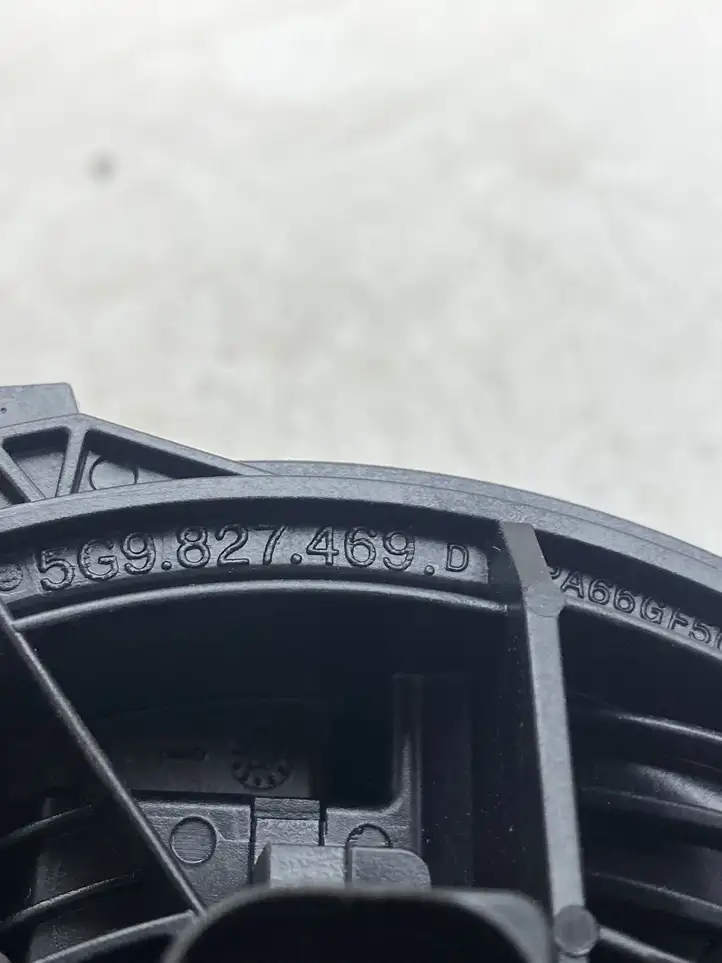 Volkswagen ID.3 (2019 - ) 2G6827469 Ручка крышки багажника — фото 4