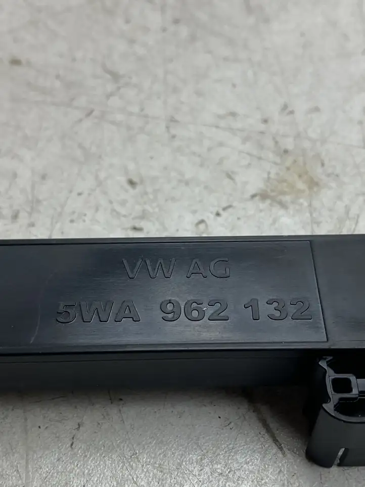 Volkswagen ID.3 (2019 - ) 5WA962132 Антенна бесключевого доступа — фото 3