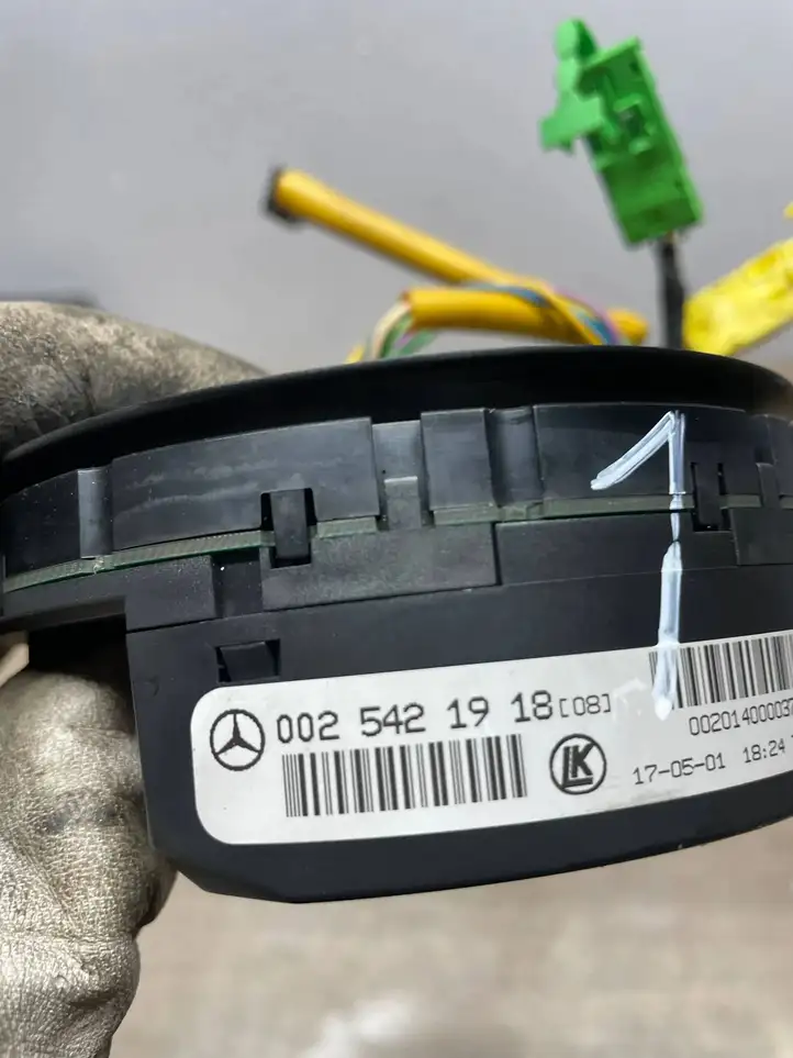 Mercedes-Benz C W203 (2000 - 2007) 0025421918 Контактное кольцо SRS — фото 3