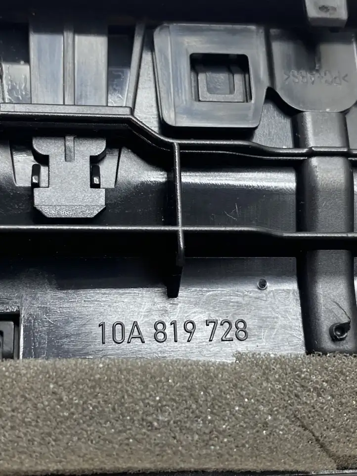 Volkswagen ID.3 (2019 - ) 10A819728 Центральный воздушный дефлектор — фото 3