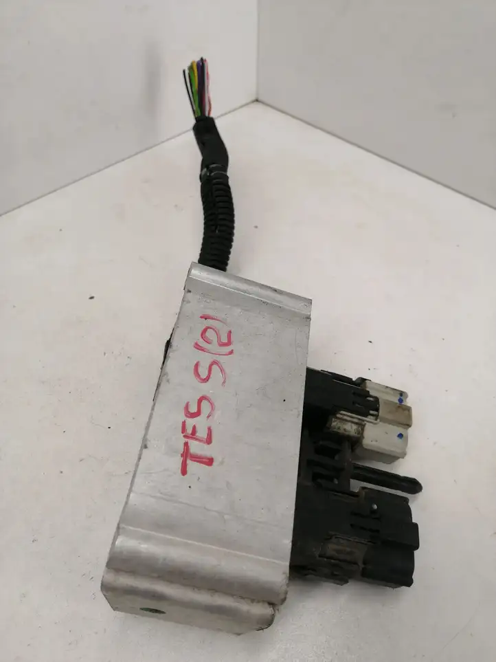 Tesla Model S (2012 - 2016) 100331100B Прочая электропроводка — фото 4