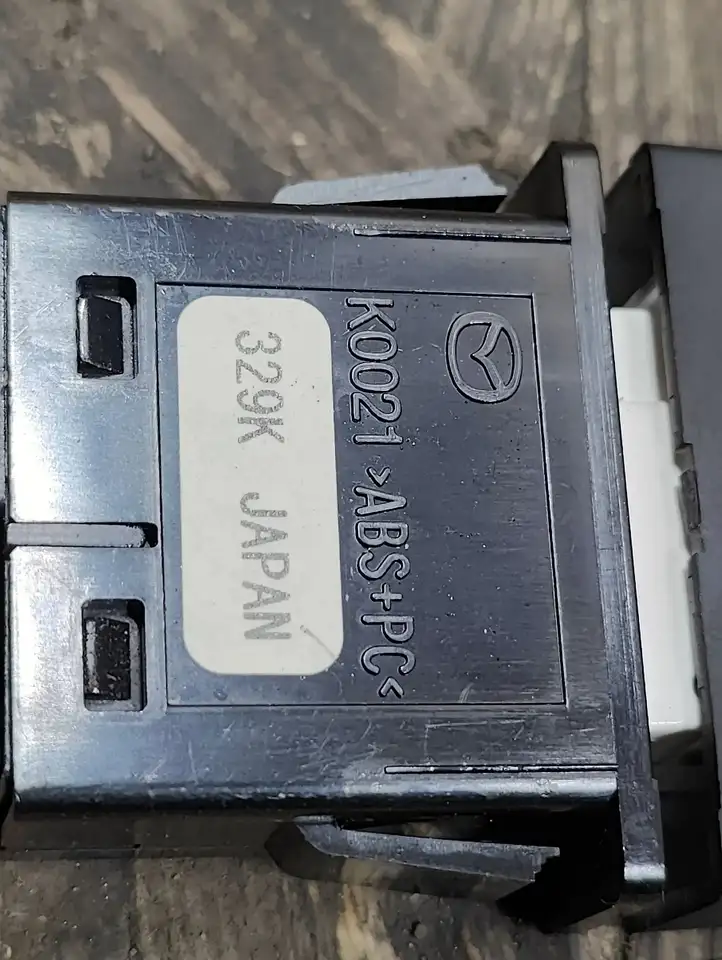 Mazda CX-9 (2012 - 2016) 329K Кнопка закрытия багажника — фото 2
