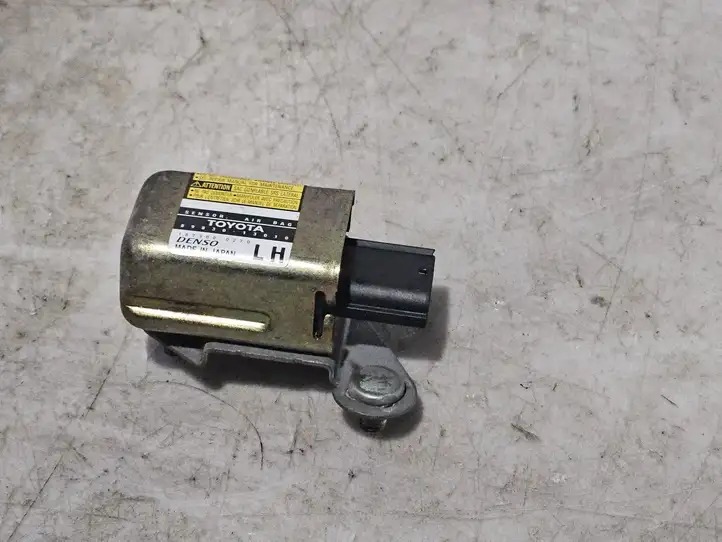 Toyota Corolla Verso E121 (2001 - 2004) 8983013010 Датчик удара SRS — фото 1