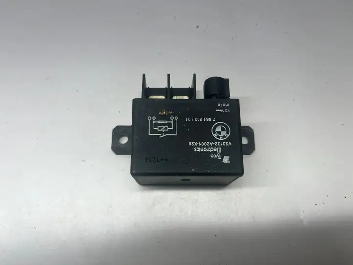 BMW 5 F10 F11 (2009 - 2016) 7661503 Реле аварийных фонарей — фото 1