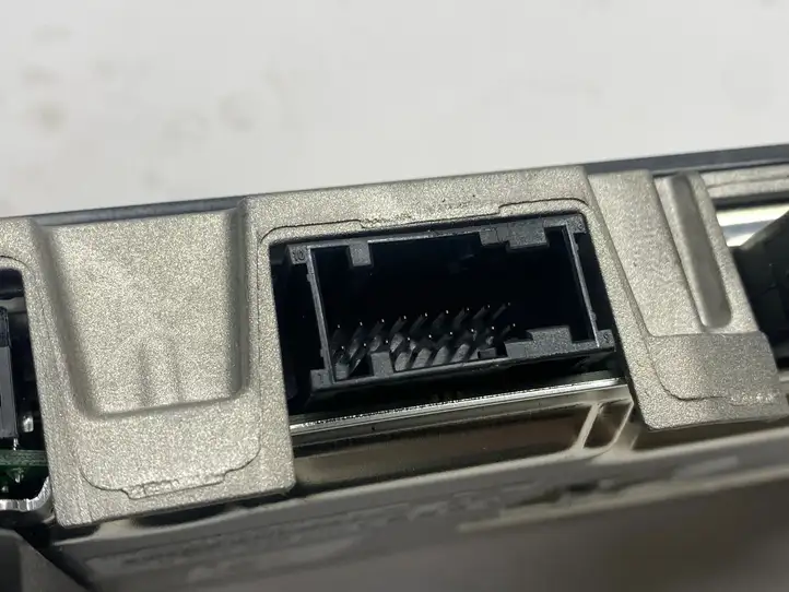Audi A8 S8 D4 4H (2010 - 2014) 4G0035223B Усилитель звука — фото 2