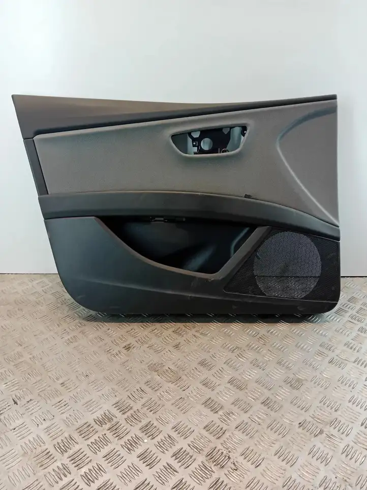 Seat Leon (5F) (2012 - 2019) 5F4867113 Обшивка передней двери — фото 1