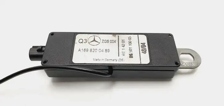 Mercedes-Benz A W169 (2004 - 2012) A1698200489 Усилитель антенны — фото 4