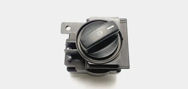 Mercedes-Benz A W169 (2004 - 2012) 1695451004 Включатель фонарей — фото 1