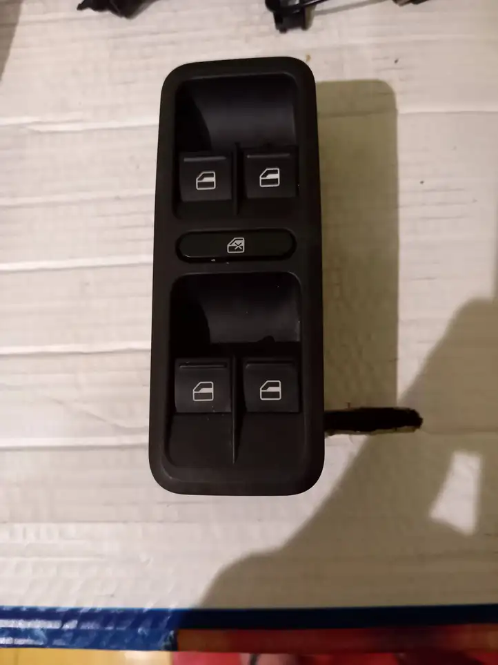 Skoda Yeti (5L) (2013 - 2018) 1Z0959858B Блок кнопок стеклоподъемников — фото 1