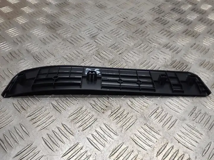 Infiniti Q70 Y51 (2013 - 2019) 1MA0A Внутренняя отделка заднего порога — фото 2