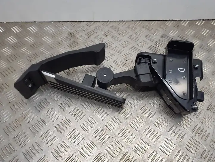 Infiniti Q70 Y51 (2013 - 2019) Педаль акселератора — фото 4