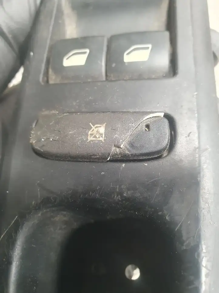 Peugeot 407 (2004 - 2011) 96468704XT Кнопка стеклоподъемников — фото 1