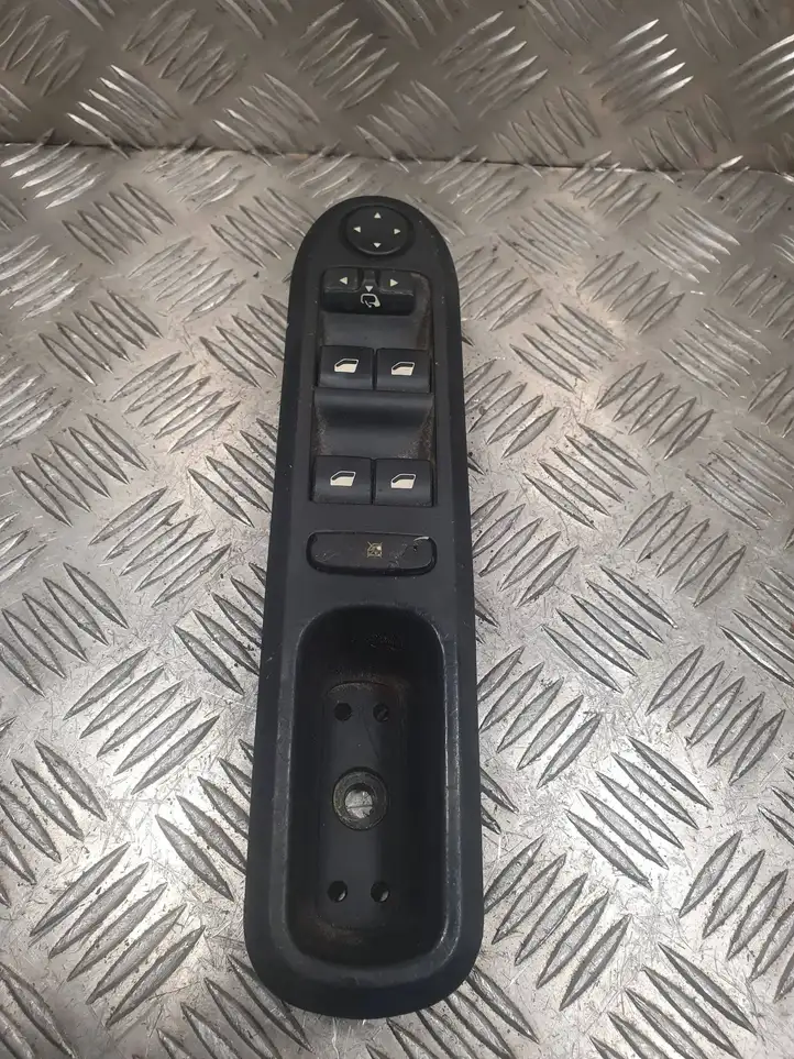 Peugeot 407 (2004 - 2011) 96468704XT Кнопка стеклоподъемников — фото 6
