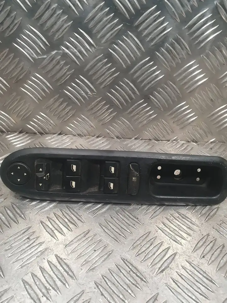 Peugeot 407 (2004 - 2011) 96468704XT Кнопка стеклоподъемников — фото 7