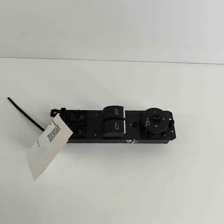 Ford Fiesta (2013 - 2017) F1ET14A132FA Блок кнопок стеклоподъемников — фото 1