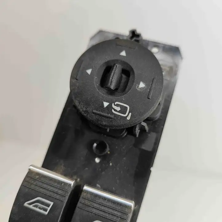 Ford Fiesta (2013 - 2017) F1ET14A132FA Блок кнопок стеклоподъемников — фото 6