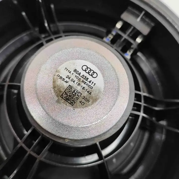 Audi Q5 (2017 - )  80A035411 Громкоговоритель (громкоговорители) в задних дверях