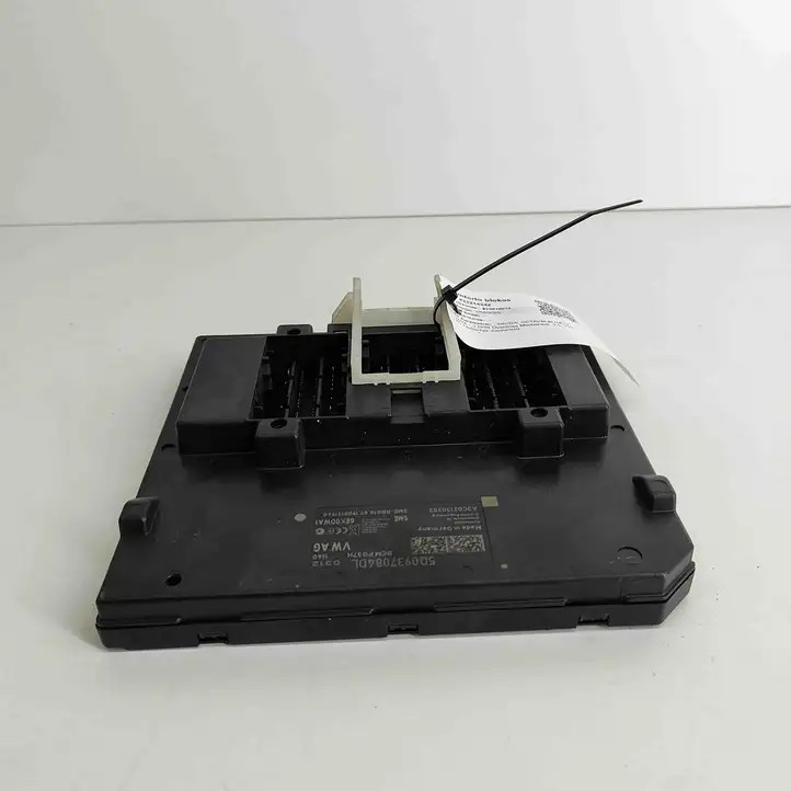 Skoda Octavia Mk4 (2019 - ) 5Q0937084DL Модуль управления кузовом (BCM) — фото 2