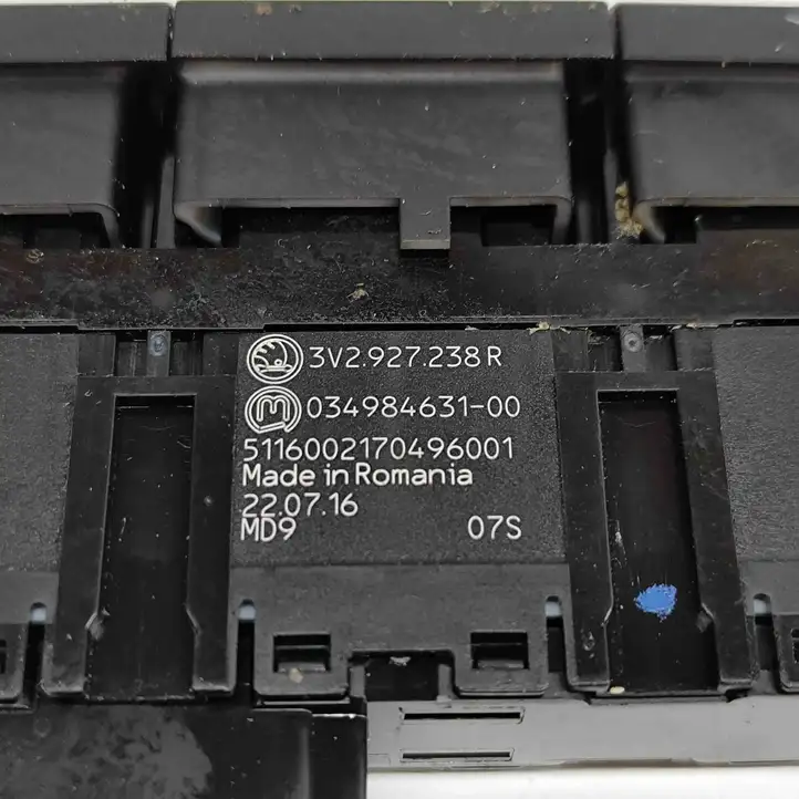 Skoda Superb B8 (3V) (2015 - 2023) 3V2927238R Блок кнопок на панели — фото 7