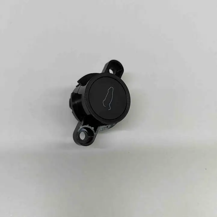 Tesla Model Y (2019 - 2024) 150190700C Кнопка закрытия багажника — фото 2