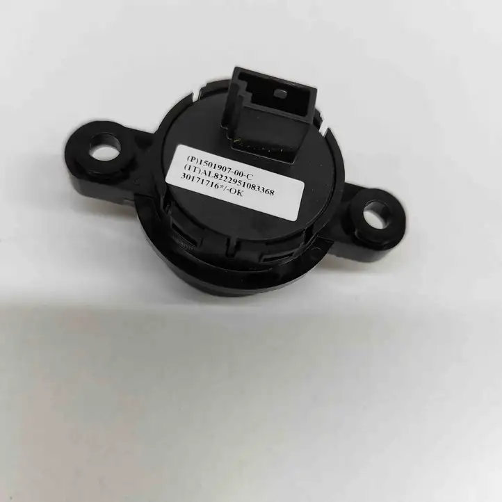 Tesla Model Y (2019 - 2024) 150190700C Кнопка закрытия багажника — фото 6