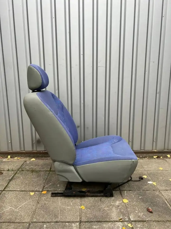 Opel Vivaro (2001 - 2006) Переднее сиденье пассажира — фото 1