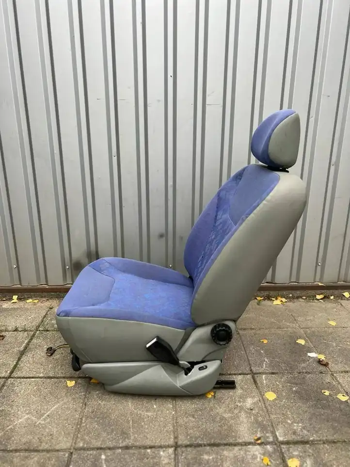 Opel Vivaro (2001 - 2006) Переднее сиденье пассажира — фото 4