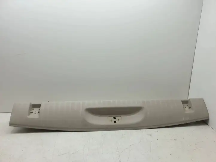 Chrysler Pacifica (2016 - ) 5RH96PD2AD Отделка порога багажника — фото 1