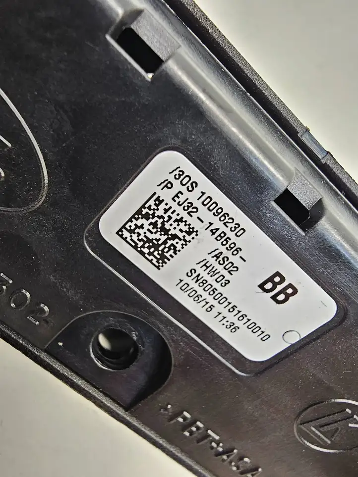 Land Rover Evoque I (2011 - 2015) EJ3214B596BB Включатель регулировки высоты / жесткости ходовой части — фото 3