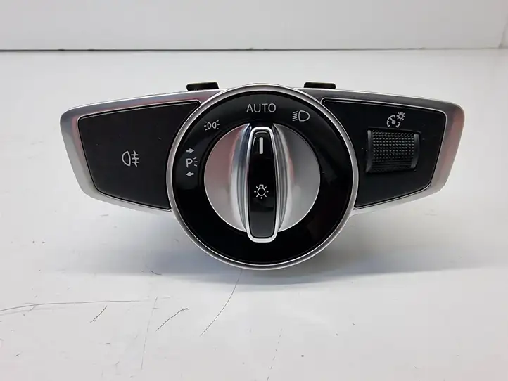 Mercedes-Benz E W213 (2016 - ) A2209055508 Включатель фонарей — фото 1