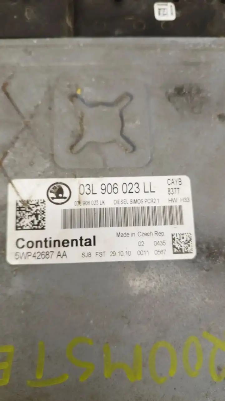 Skoda Roomster (2010 - 2015)  03L906023LK Блок управления двигателя