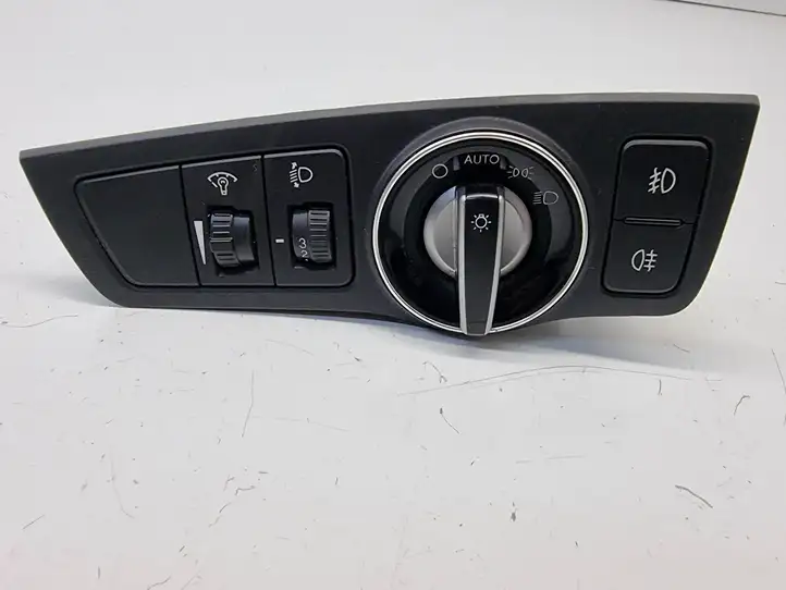 Hyundai i40 (2011 - ) 933003Z950 Включатель фонарей — фото 1